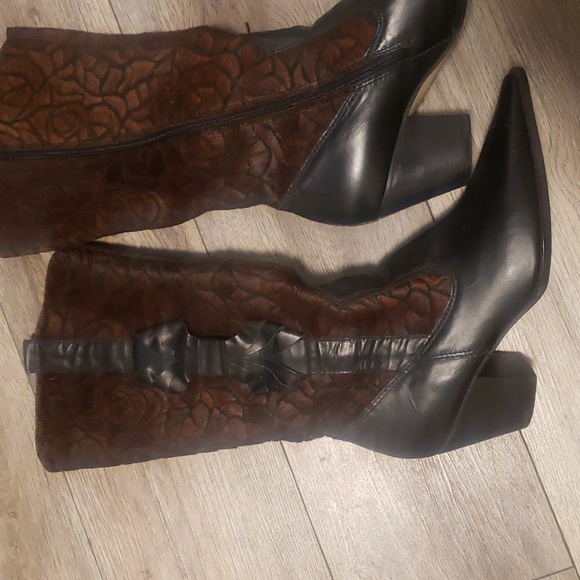 Western Cowboy boots brown and black with faux fur on the outside. from brazil. - Picture 2 of 8